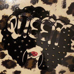 QUEEN DECORATIVE HANDMADE PLATE